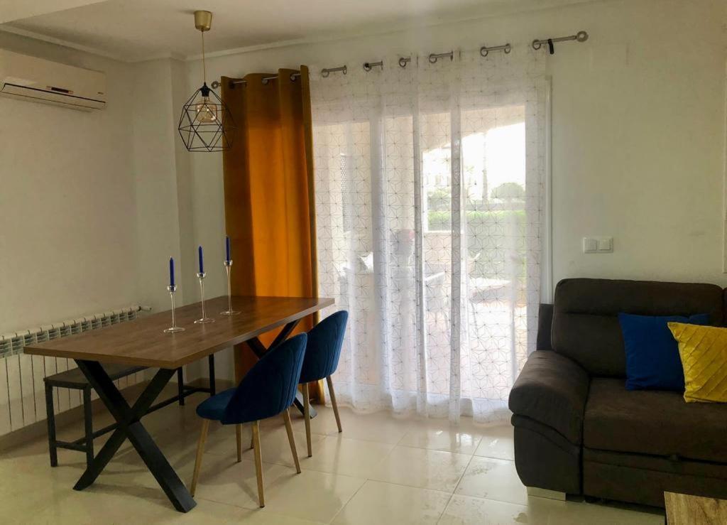VILLA LIFE . Precioso Bajo frente Piscina Sucina Exterior foto