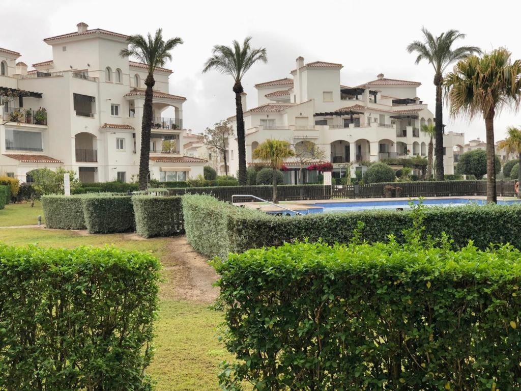 VILLA LIFE . Precioso Bajo frente Piscina Sucina Exterior foto