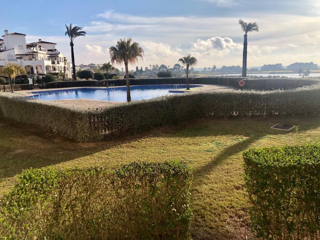 VILLA LIFE . Precioso Bajo frente Piscina Sucina Exterior foto